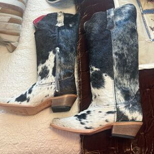 Rock’Em Cowhide Western WIDE CALF Knee-High Boots in Black & White